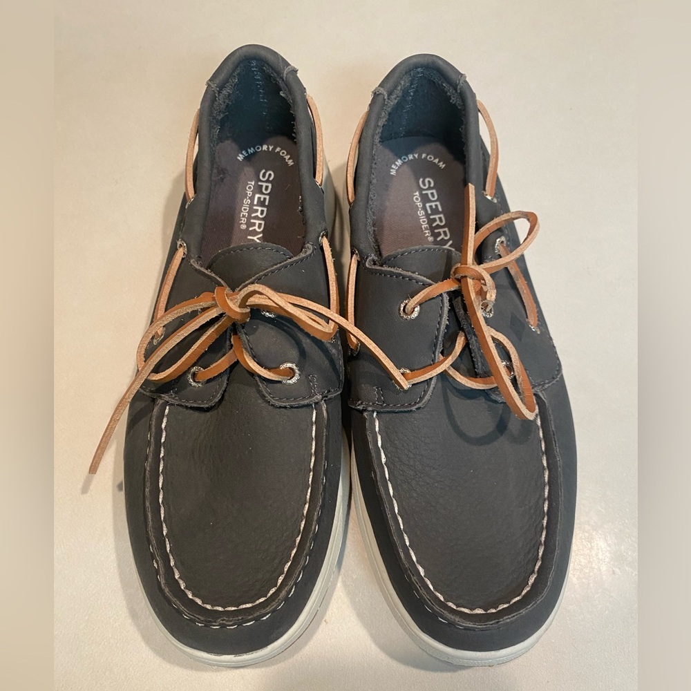 Sperry Boys Gray Boat Shoes sz 4. Never worn
